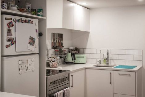 Photo of property in 2/61 Forrest Hill Road, Milford, Auckland, 0620