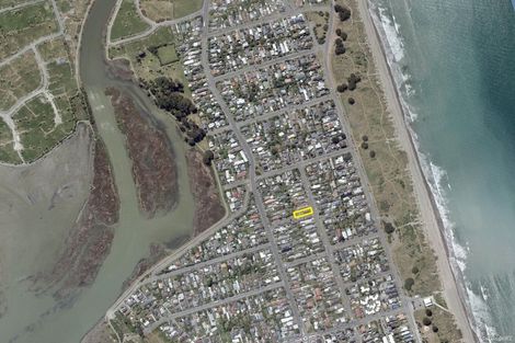 Photo of property in 28 Pine Avenue, New Brighton, Christchurch, 8061