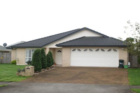 Photo of property in 33 Corta Bella Place, Golflands, Auckland, 2013