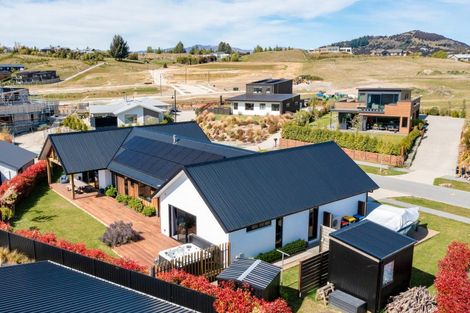 Photo of property in 13 Kotare Drive, Wanaka, 9305