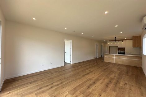 Photo of property in 32 Hari Road, Karaka, 2113