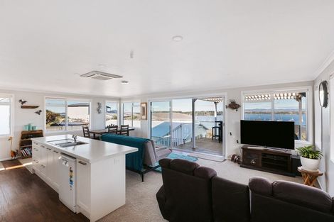 Photo of property in 35 Coppelia Avenue, Omokoroa, 3114