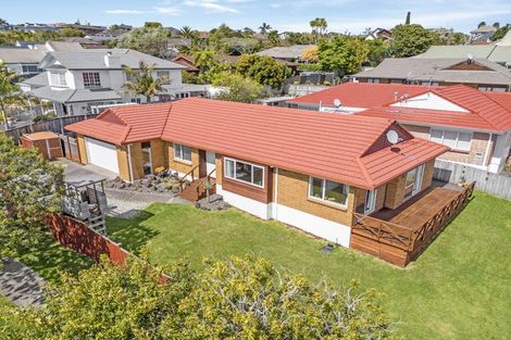 Photo of property in 1/2 Perendale Close, Somerville, Auckland, 2014