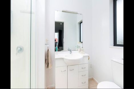 Photo of property in 22 Ashmere Lane, Weymouth, Auckland, 2103