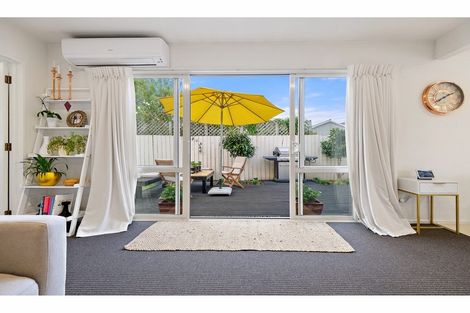 Photo of property in 10 Yeovil Place, St Albans, Christchurch, 8052