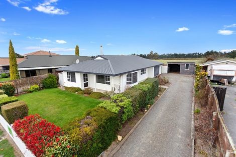 Photo of property in 28 Seadown Crescent, Amberley, 7410