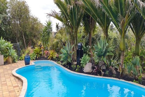 Photo of property in 43 Sharon Road, Waiake, Auckland, 0630