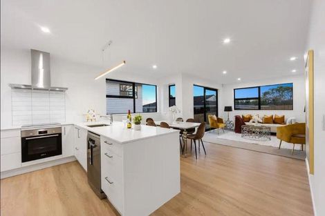 Photo of property in 5/71 West Coast Road, Glen Eden, Auckland, 0602