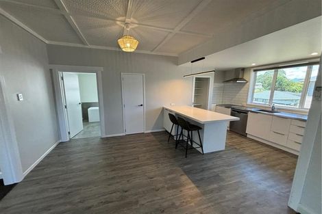 Photo of property in 197 Seaview Road, Westown, New Plymouth, 4310