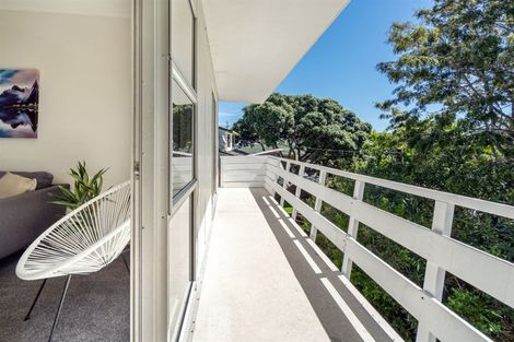 Photo of property in 2/35a Rangatira Road, Beach Haven, Auckland, 0626
