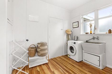 Photo of property in 10 Marine Parade, Raglan, 3225