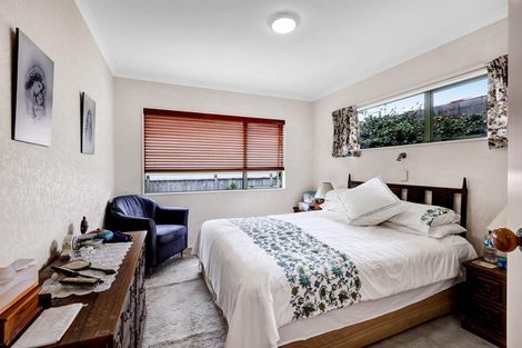 Photo of property in 2/219 Mangorei Road, Merrilands, New Plymouth, 4312