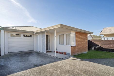 Photo of property in 14 Pemberton Crescent, Greerton, Tauranga, 3112