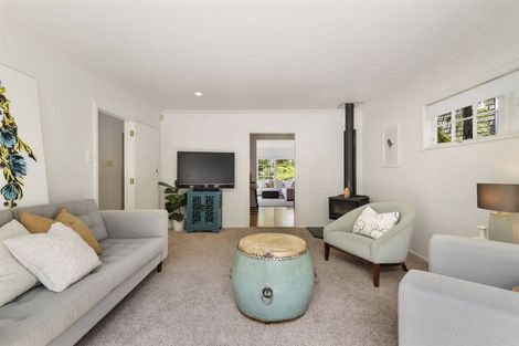 Photo of property in 16 Anakiwa Place, Milford, Auckland, 0620