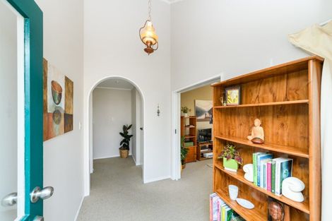 Photo of property in 2 Escort Grove, Awapuni, Palmerston North, 4412