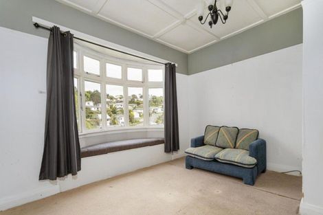 Photo of property in 190 Newlands Road, Newlands, Wellington, 6037