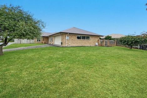 Photo of property in 2 Maahutaupeke Place, St Andrews, Hamilton, 3200