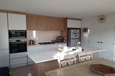 Photo of property in 148a Hutchinsons Road, Bucklands Beach, Auckland, 2014