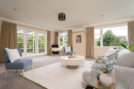 Photo of property in 1 Tainui Terrace, Tawa, Wellington, 5028