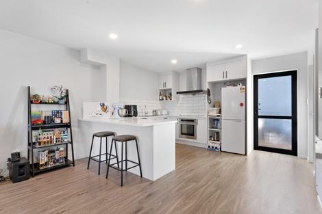 Photo of property in 33b Wairau Road, Forrest Hill, Auckland, 0627