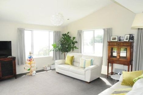 Photo of property in 17 Mandalay Lane, Redcliffs, Christchurch, 8081
