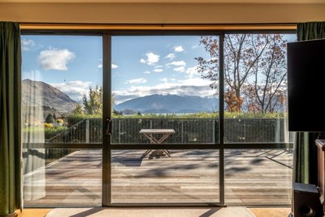 Photo of property in 7 Botting Place, Wanaka, 9305
