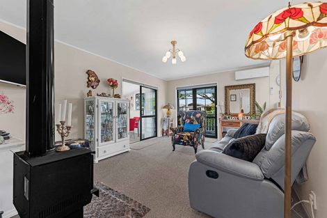 Photo of property in 9 Le Havre Place, Takanini, 2112