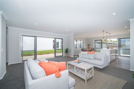 Photo of property in 24 Poplar Grove, Feilding, 4702