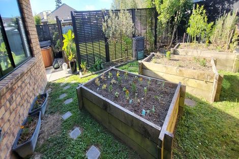 Photo of property in 16 Chestnut Close, Kelvin Grove, Palmerston North, 4414