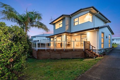 Photo of property in 114a Tiroroa Avenue, Te Atatu South, Auckland, 0610