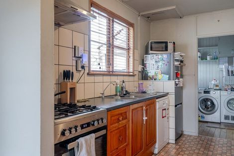 Photo of property in 40 Andrew Avenue, Roslyn, Palmerston North, 4414
