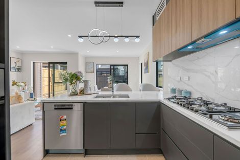 Photo of property in 11 Sagitta Drive, Flat Bush, Auckland, 2019