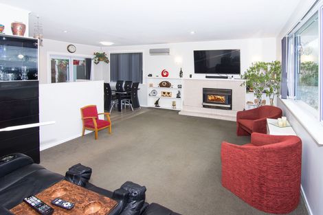 Photo of property in 11 Puriri Crescent, Lansdowne, Masterton, 5810