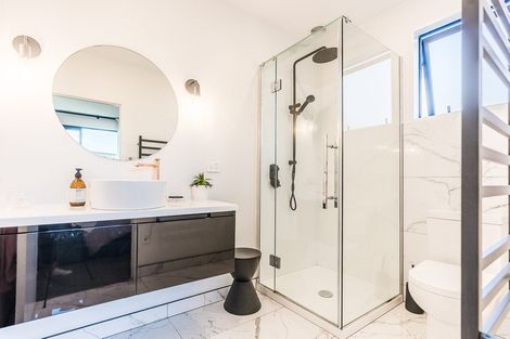 Photo of property in 18 Silver Street, Lower Shotover, Queenstown, 9304