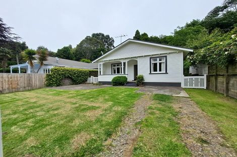 Photo of property in 22 Bracken Street, New Plymouth, 4310