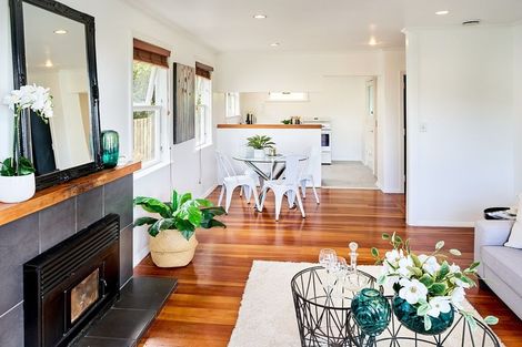 Photo of property in 63 Salford Street, Newlands, Wellington, 6037