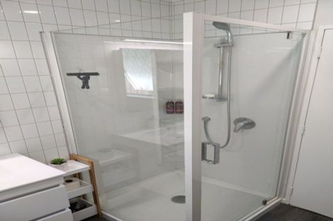 Photo of property in 4b Cedar Street, Maungaraki, Lower Hutt, 5010