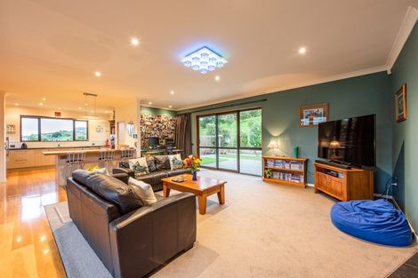 Photo of property in 104 Bing Lucas Drive, Tawa, Wellington, 5028