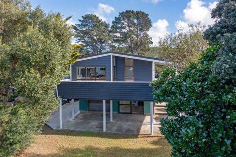 Photo of property in 96 Blue Pacific Parade, Riversdale Beach, Masterton, 5872