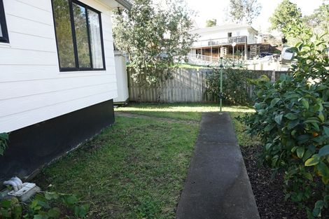 Photo of property in 2/28 De Quincey Terrace, Highland Park, Auckland, 2010