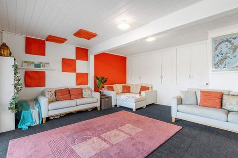 Photo of property in 2/31 Kiteroa Terrace, Rothesay Bay, Auckland, 0630