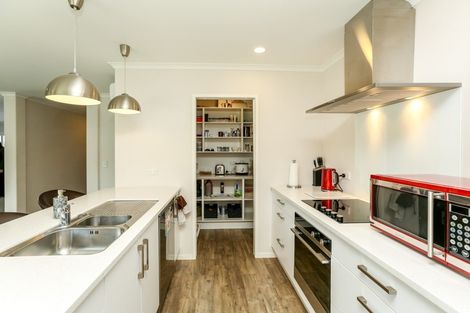 Photo of property in 5 Market Lane, Westown, New Plymouth, 4310