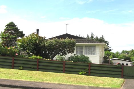 Photo of property in 18 Harmel Road, Glendene, Auckland, 0602