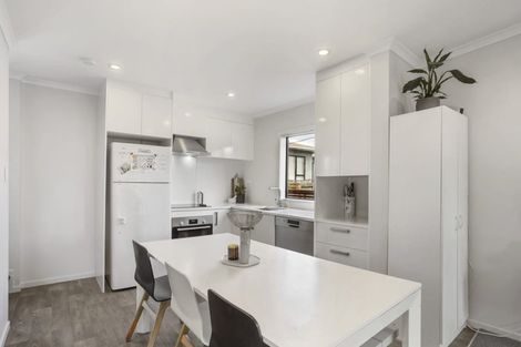 Photo of property in 1/9 Marlene Avenue, Te Atatu South, Auckland, 0610