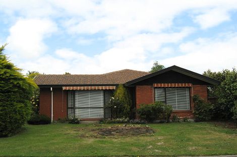 Photo of property in 5 Cricklewood Place, Avonhead, Christchurch, 8042