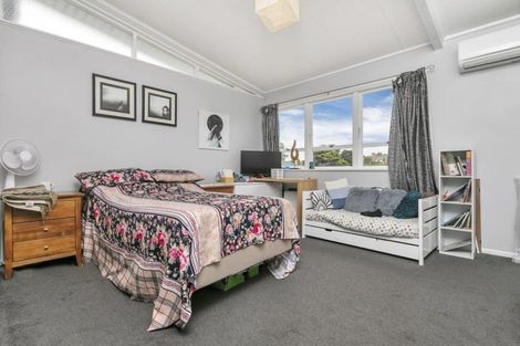 Photo of property in 38 Maui Pomare Street, Blockhouse Bay, Auckland, 0600