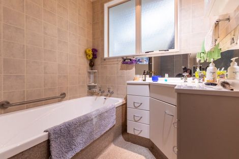 Photo of property in 27 Robertshawe Crescent, Dannevirke, 4930