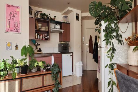 Photo of property in Hume House, 2/152 The Terrace, Wellington Central, Wellington, 6011