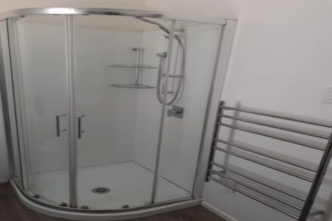 Photo of property in 2/39 Grove Road, Kelburn, Wellington, 6012