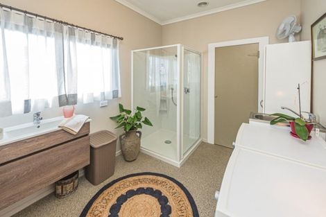 Photo of property in 33 Grey Street, College Estate, Whanganui, 4500